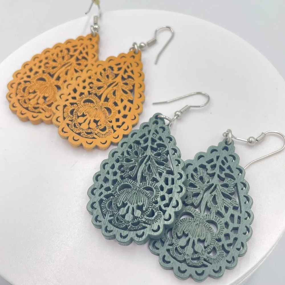 VTG Boho Retro Wooden Filigree Teardrop Earrings Set Mustard Yellow & Sage Green